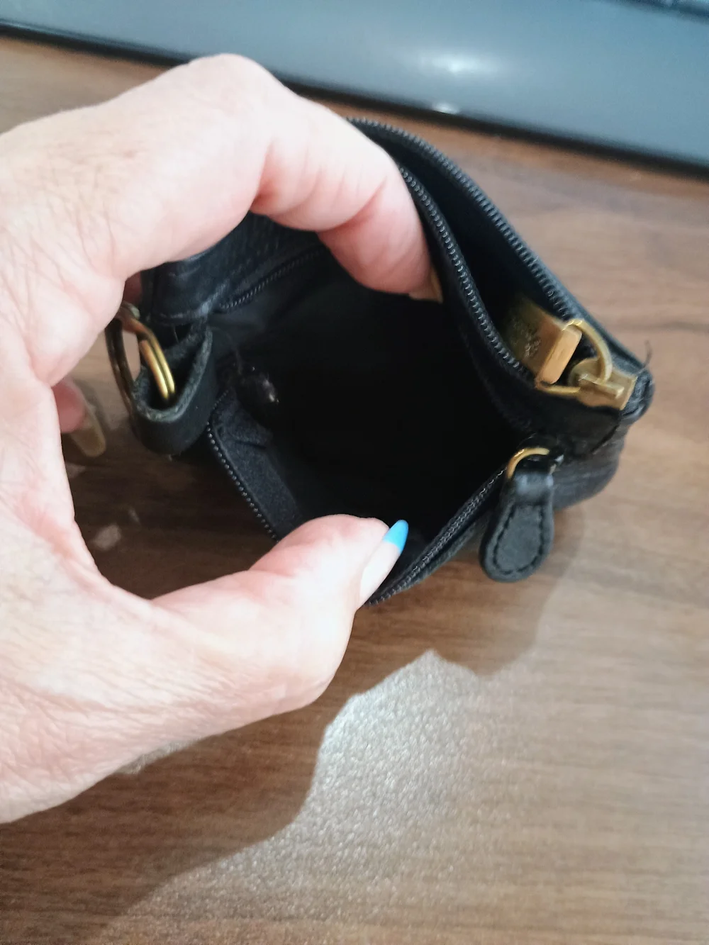 Fossil genuine leather